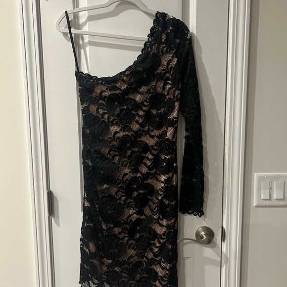 Bebe Off the Shoulder Midi Lace Dress Black and Nude Large - Picture 2 of 4